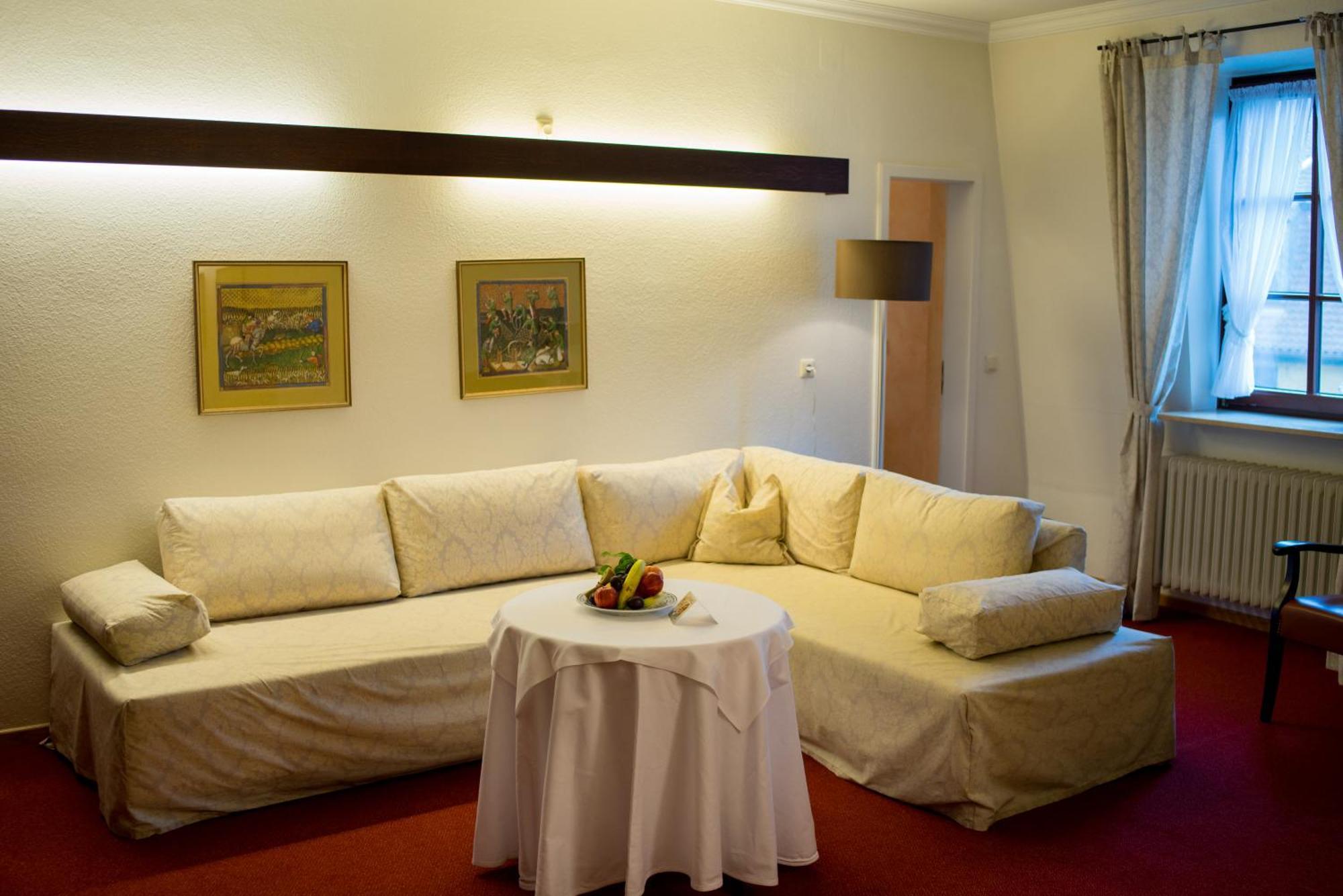 Hotel Leicht Biebelried ภายนอก รูปภาพ