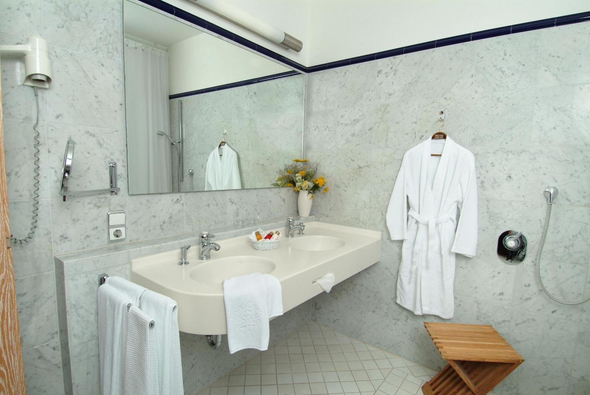 Hotel Leicht Biebelried ภายนอก รูปภาพ