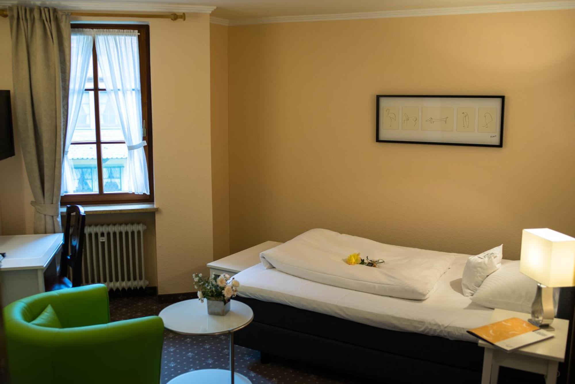 Hotel Leicht Biebelried ภายนอก รูปภาพ