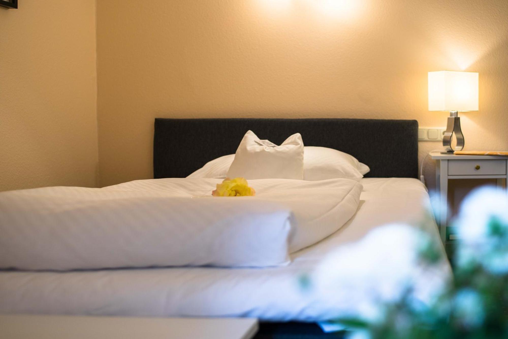 Hotel Leicht Biebelried ภายนอก รูปภาพ